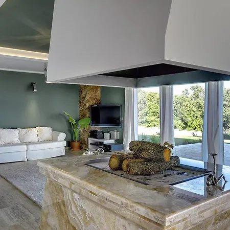 Adriana Villa Krnica